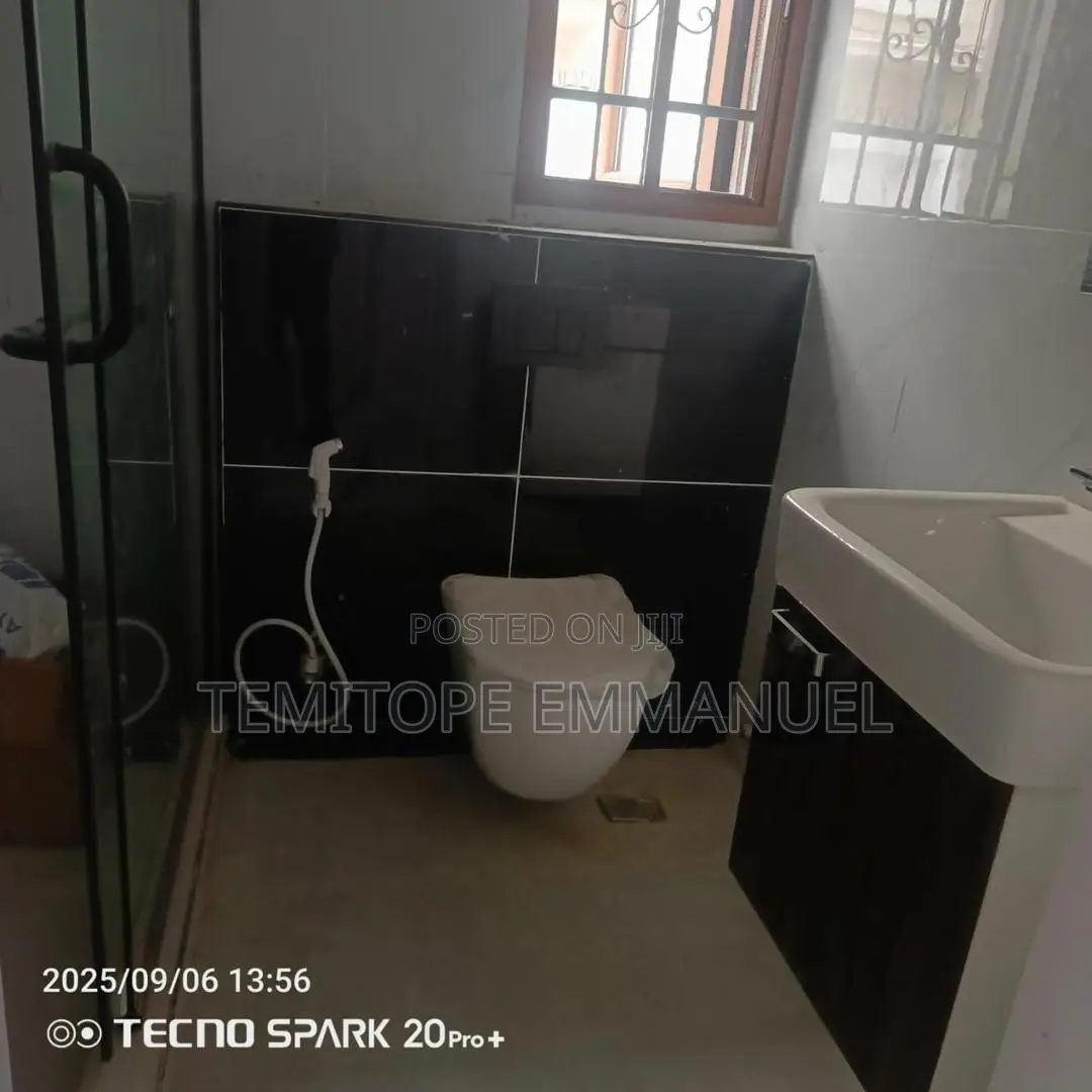 Furnished 6bdrm Mansion in Estate Inside Ikeja for sale