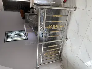 Balcony Stainless Handrails With Golden Design