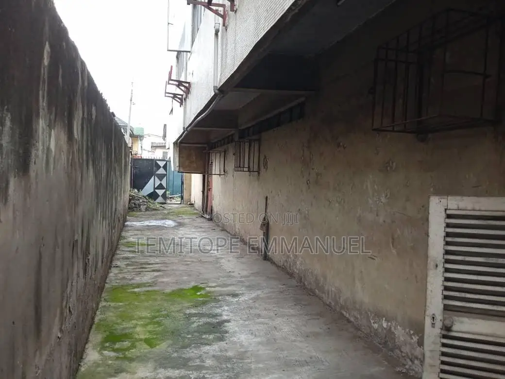 Well Maintain Office Space of 4floor With Good Title