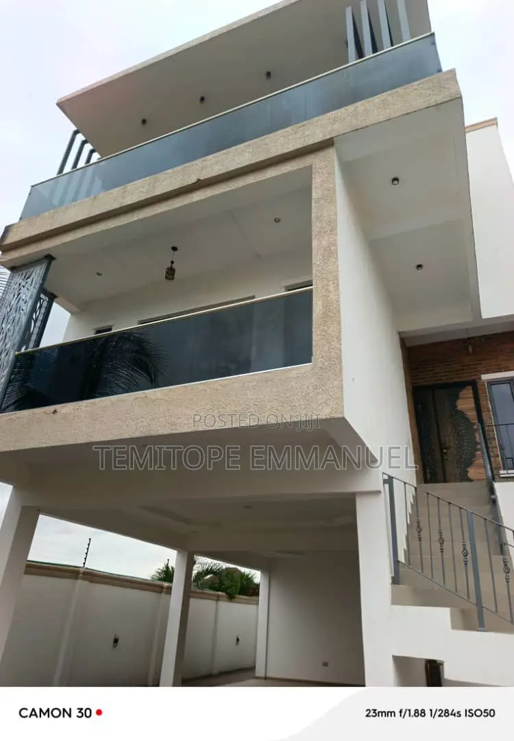 Furnished 6bdrm Duplex in Magodo Phase 2 Gra for sale