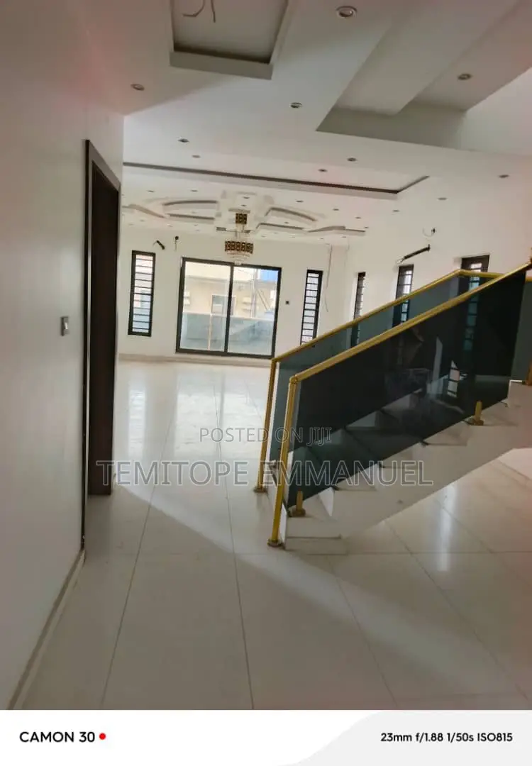 Furnished 6bdrm Duplex in Magodo Phase 2 Gra for sale