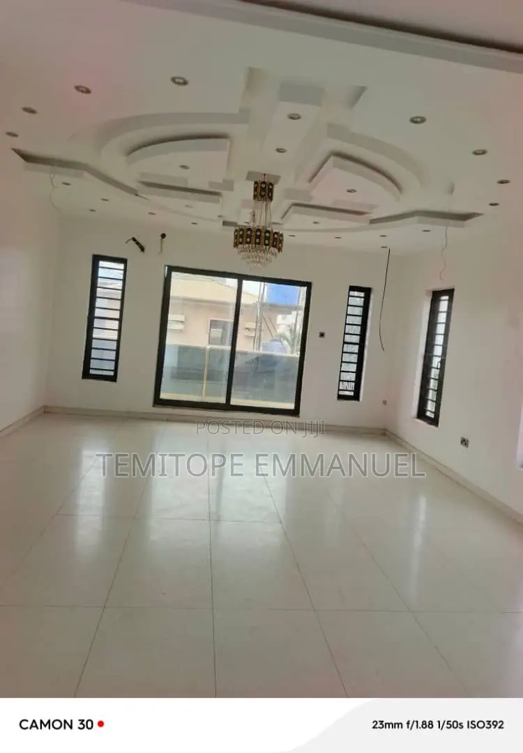 Furnished 6bdrm Duplex in Magodo Phase 2 Gra for sale