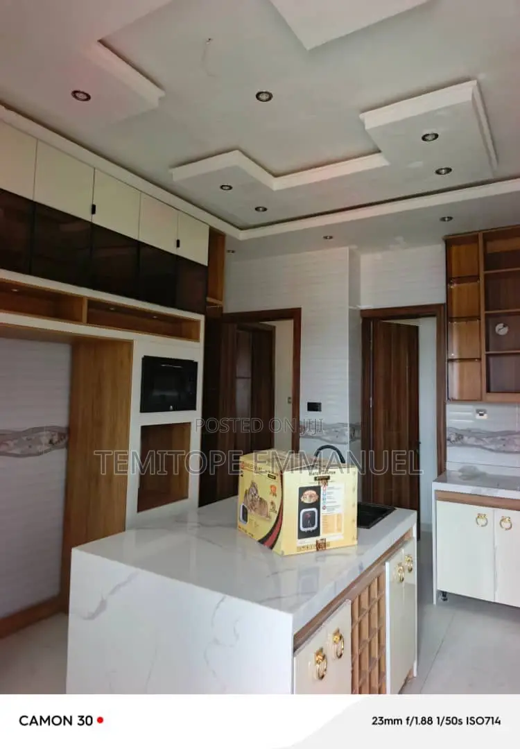 Furnished 6bdrm Duplex in Magodo Phase 2 Gra for sale