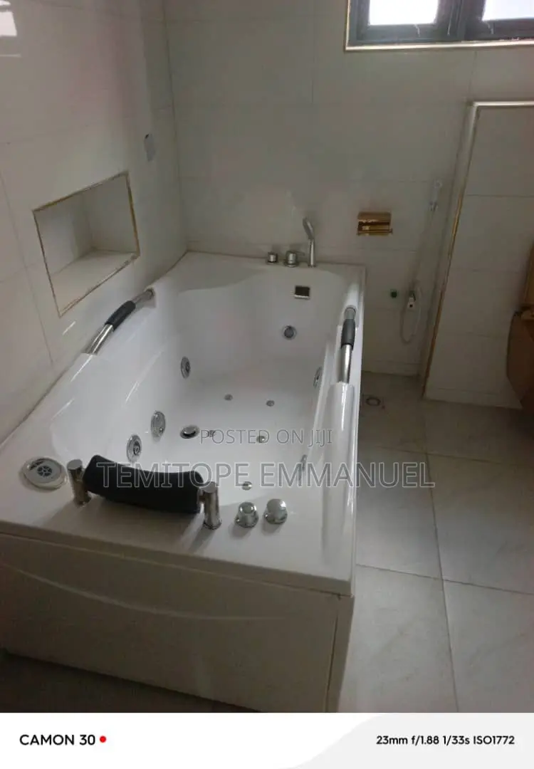 Furnished 6bdrm Duplex in Magodo Phase 2 Gra for sale