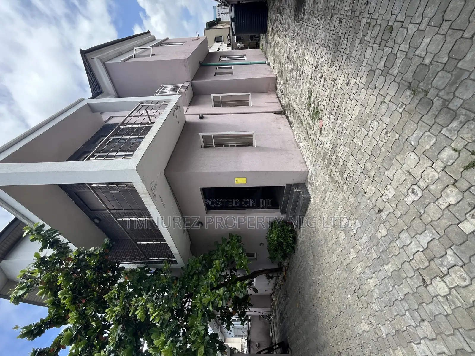 4bdrm Duplex in Lekki Phase 1 for rent