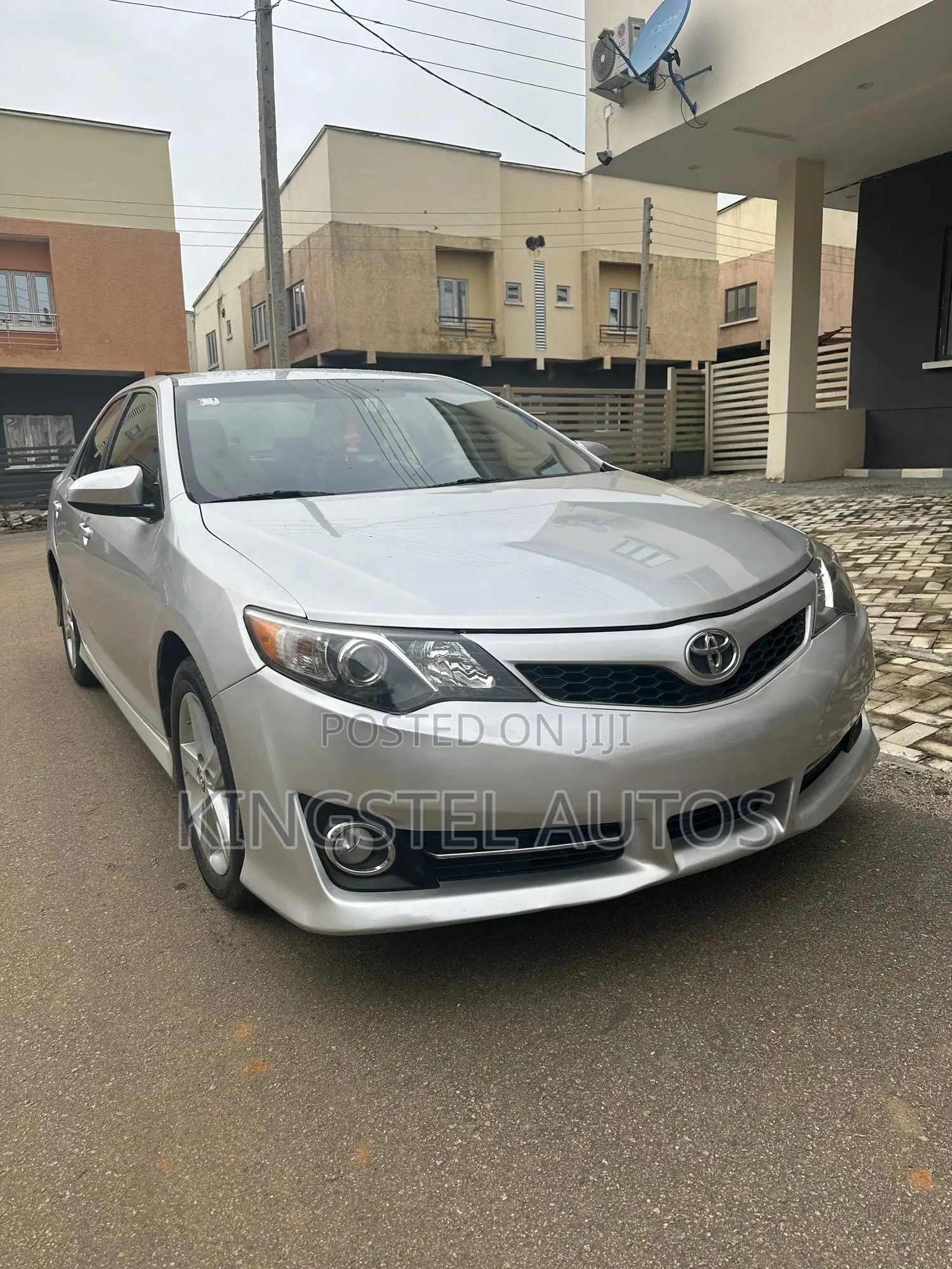 Toyota Camry SE 4dr Sedan (2.5L 4cyl 6A) 2012 Silver