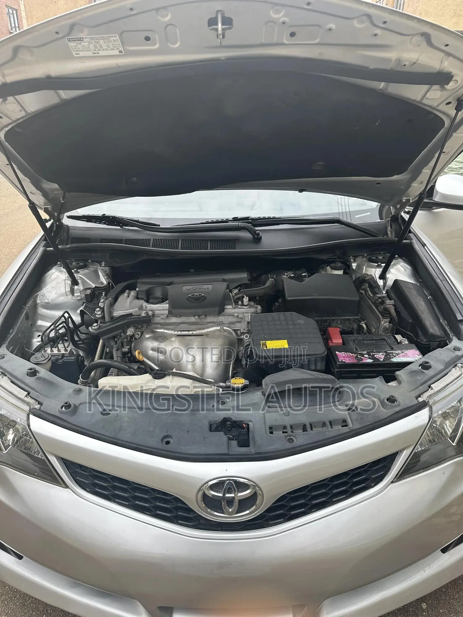Toyota Camry SE 4dr Sedan (2.5L 4cyl 6A) 2012 Silver