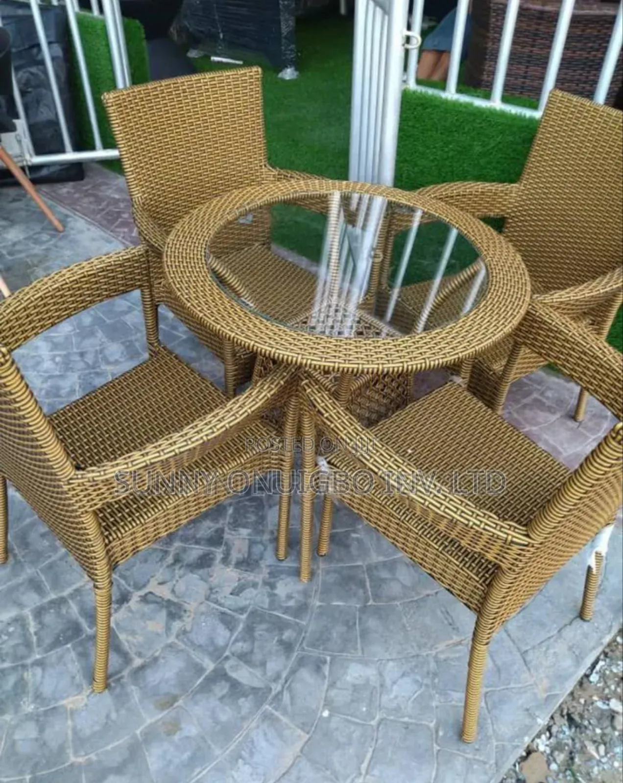 Garden Dinning Set With 4 Chairs