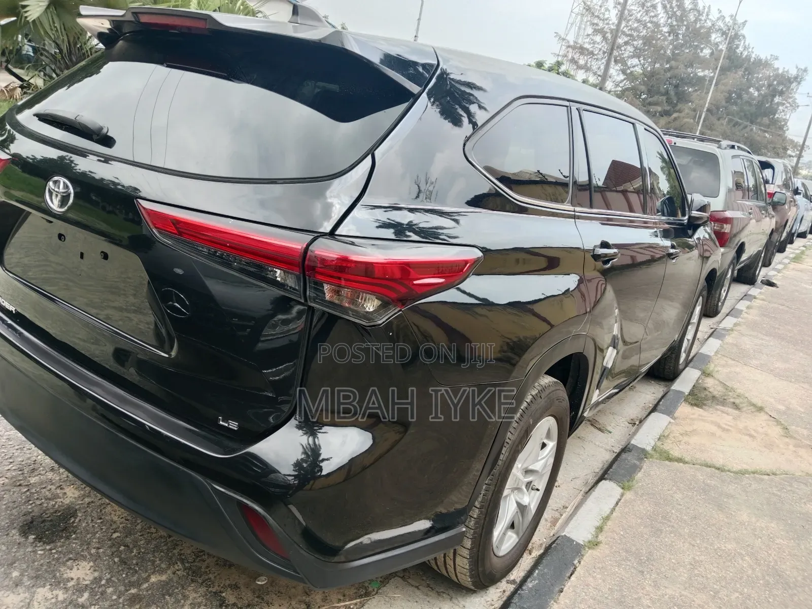 Toyota Highlander LE AWD 2023 Black