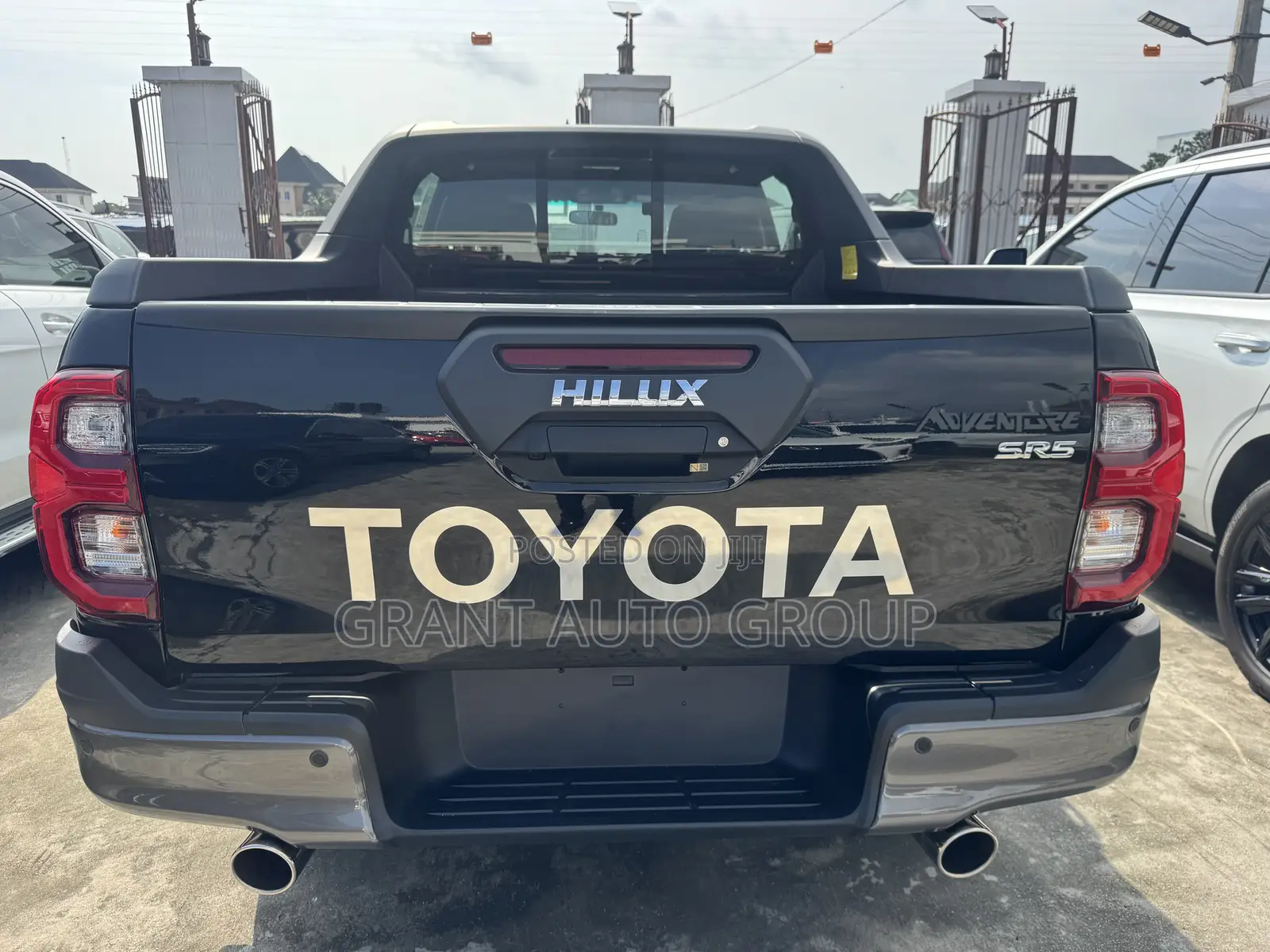 New Toyota Hilux 2025 Black