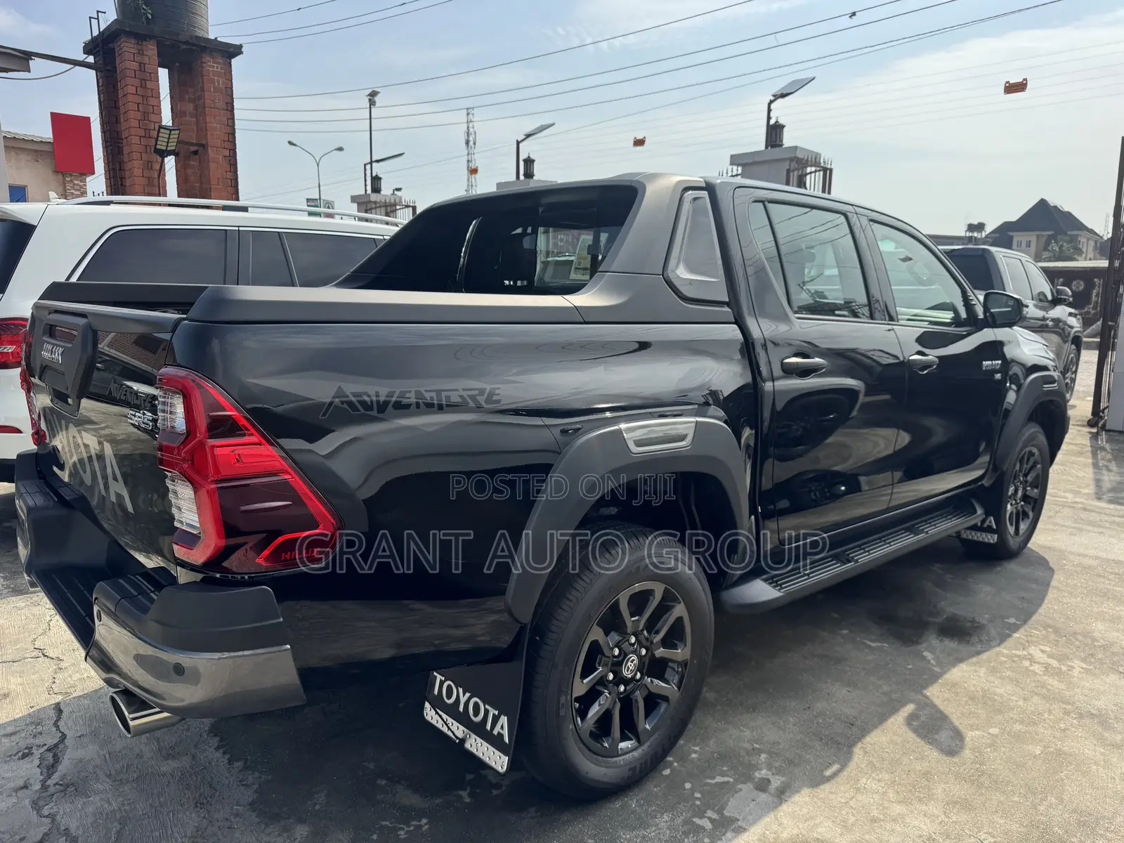New Toyota Hilux 2025 Black