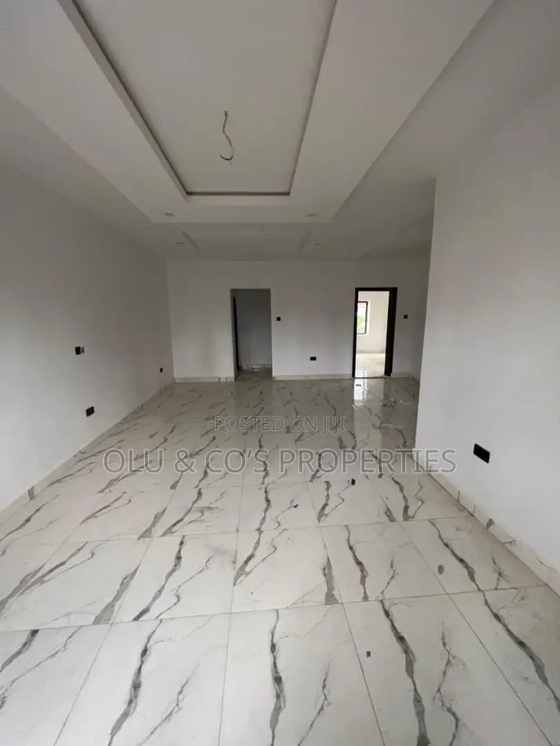 2bdrm Block of Flats in Gaduwa for sale