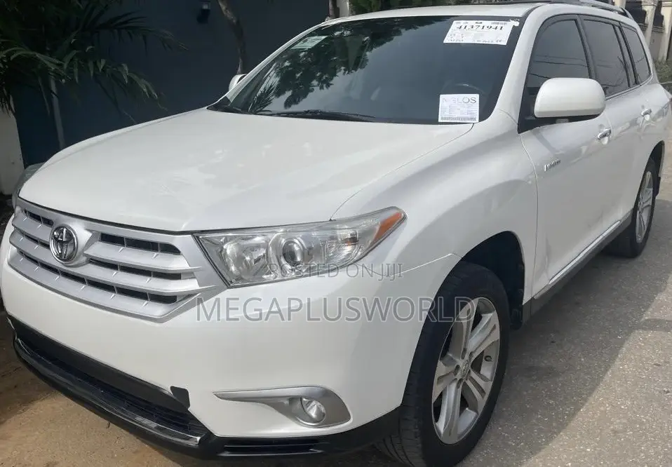 Toyota Highlander Limited 2012 White