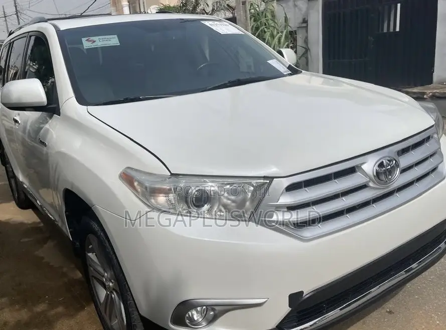 Toyota Highlander Limited 2012 White