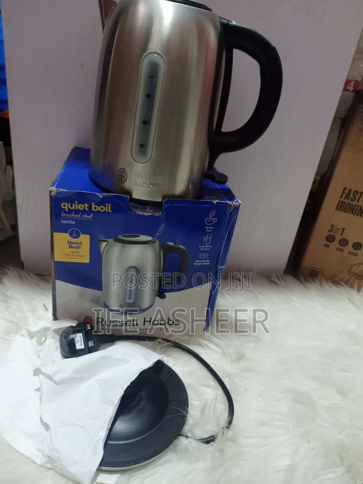Fairly Used Quiet Boil Russell Hobbs Electric Kettle