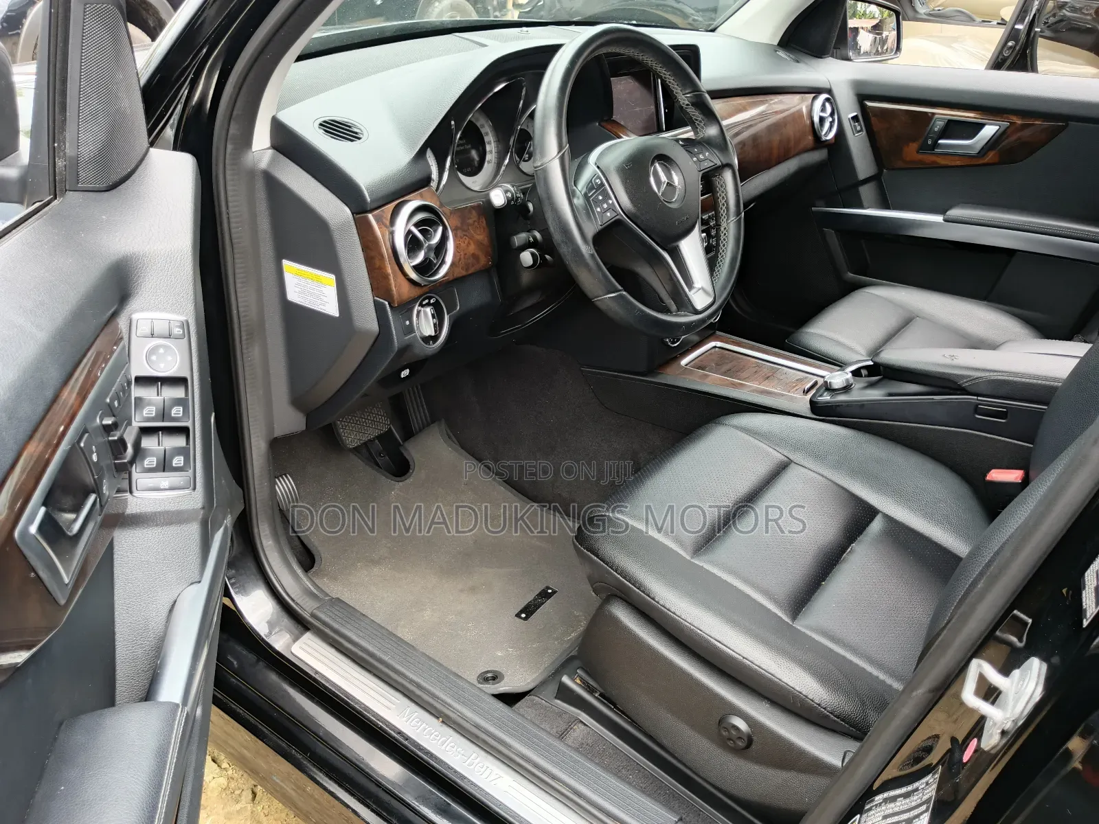 Mercedes-Benz GLK-Class Base GLK 350 4dr AWD 4MATIC (3.5L 6cyl 7A) 2015