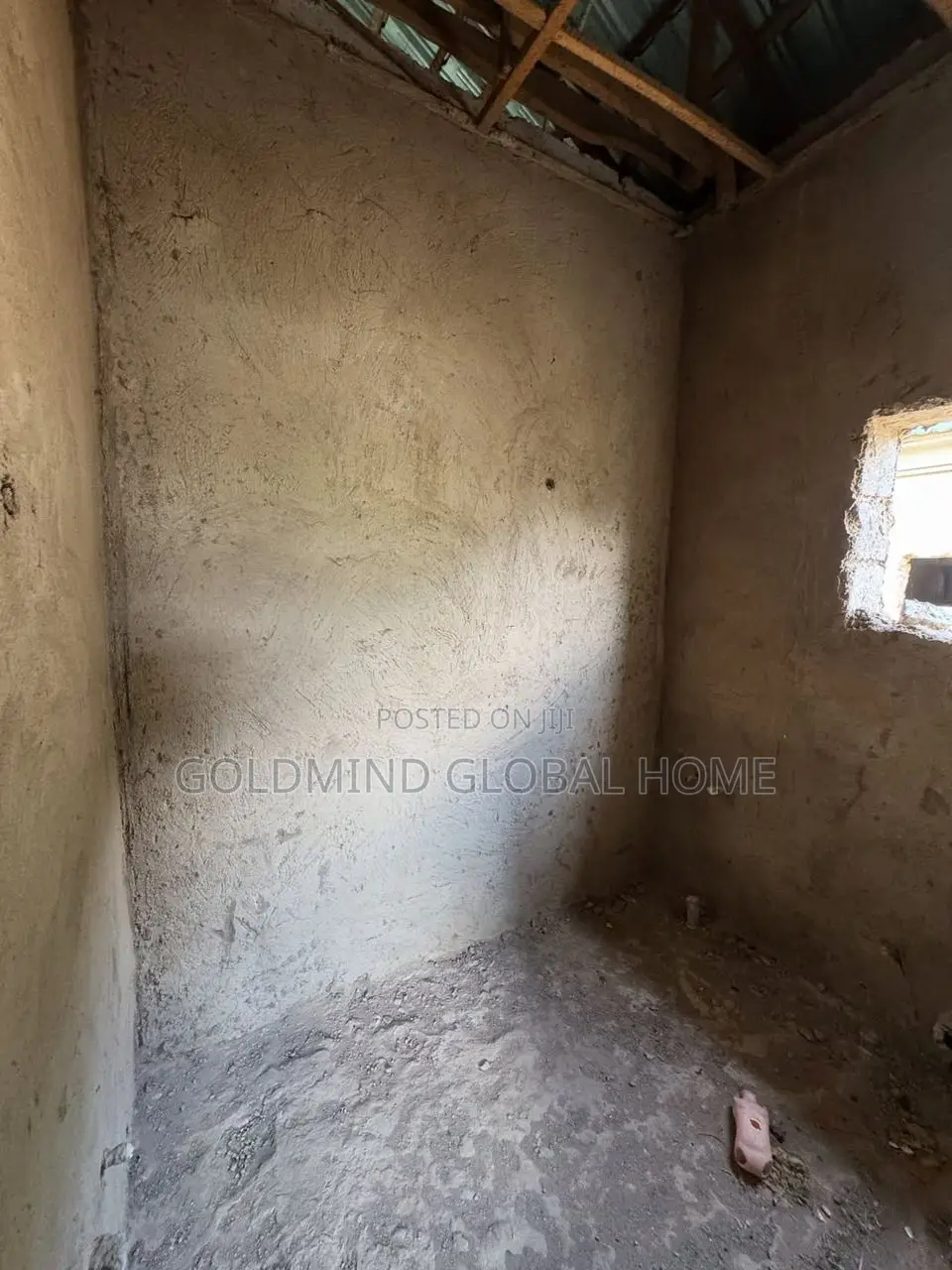 4bdrm Bungalow in Doctors Court Estate, FHA for sale