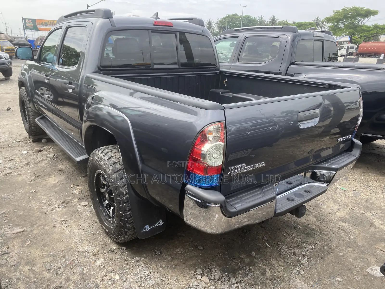 Toyota Tacoma V6 4dr Double Cab 4WD 5.0 ft. SB (4.0L 6cyl 5A) 2015 Gray