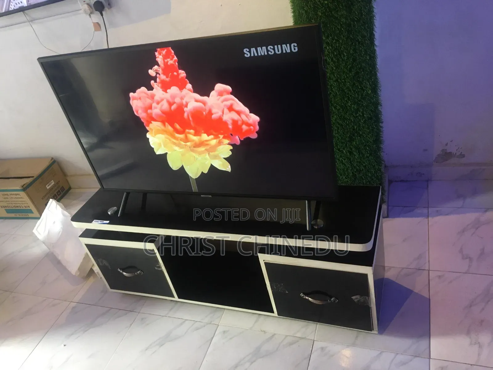 43inches Samsung Qled Smart Tv HDR