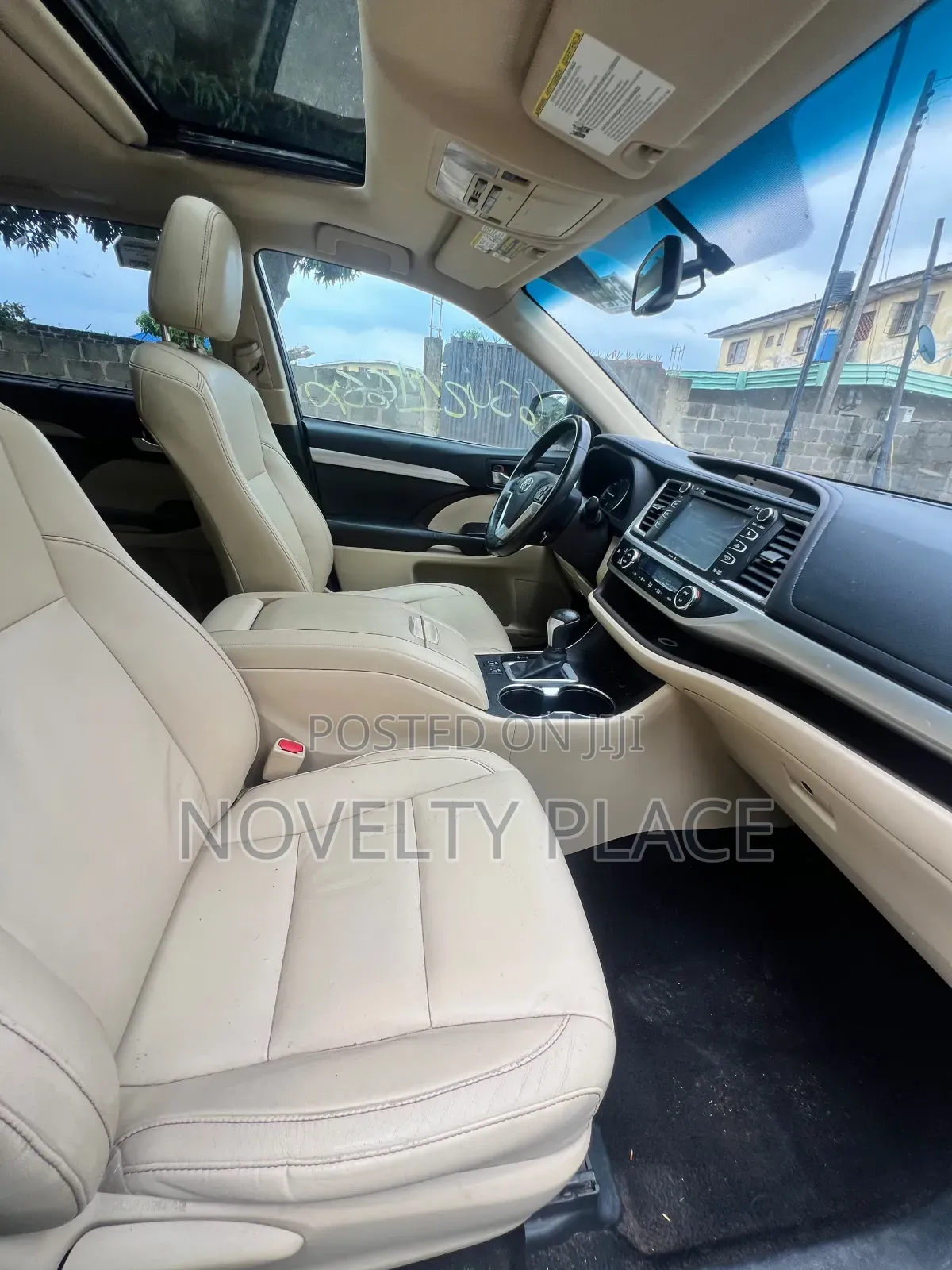 Toyota Highlander XLE 4dr SUV AWD (3.5L 6cyl 6A) 2015 Gold