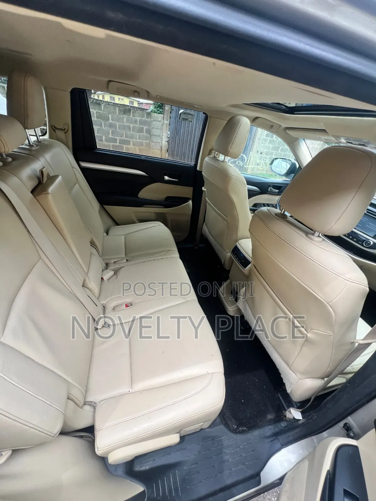 Toyota Highlander XLE 4dr SUV AWD (3.5L 6cyl 6A) 2015 Gold