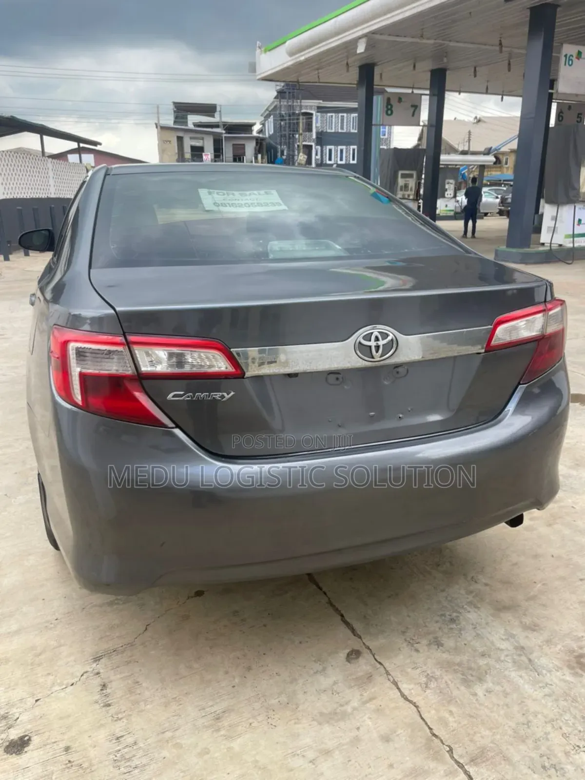 Toyota Camry LE 4dr Sedan (2.5L 4cyl 6A) 2013 Gray