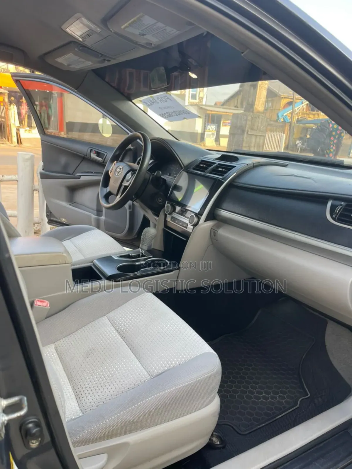 Toyota Camry LE 4dr Sedan (2.5L 4cyl 6A) 2013 Gray