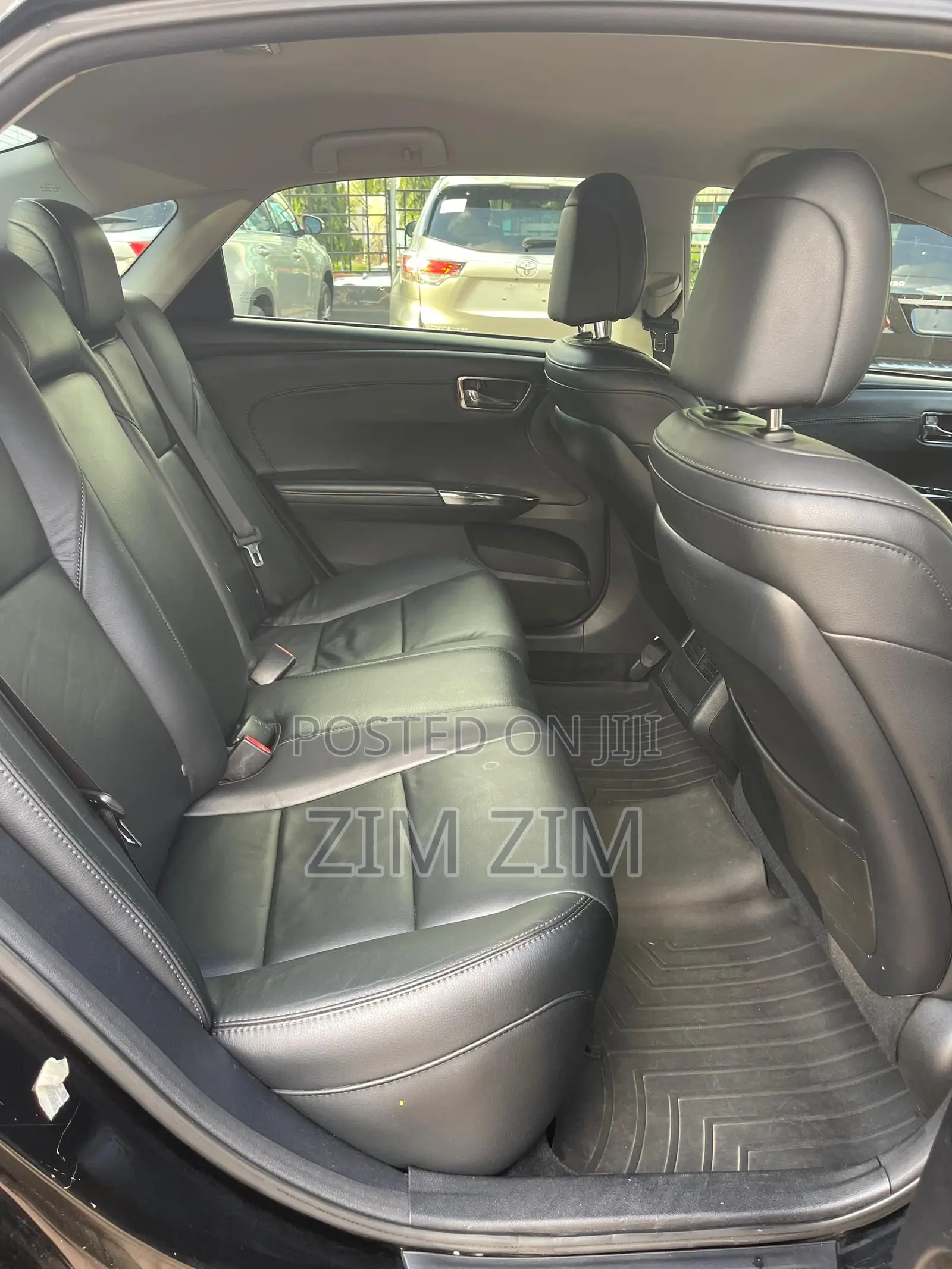Toyota Avalon XLE Sedar FWD (3.5L 6cyl 6A) 2013 Black