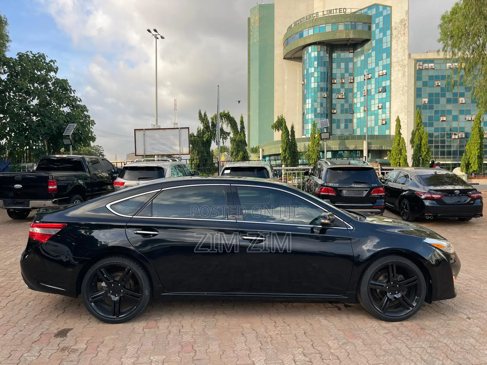 Toyota Avalon XLE Sedar FWD (3.5L 6cyl 6A) 2013 Black