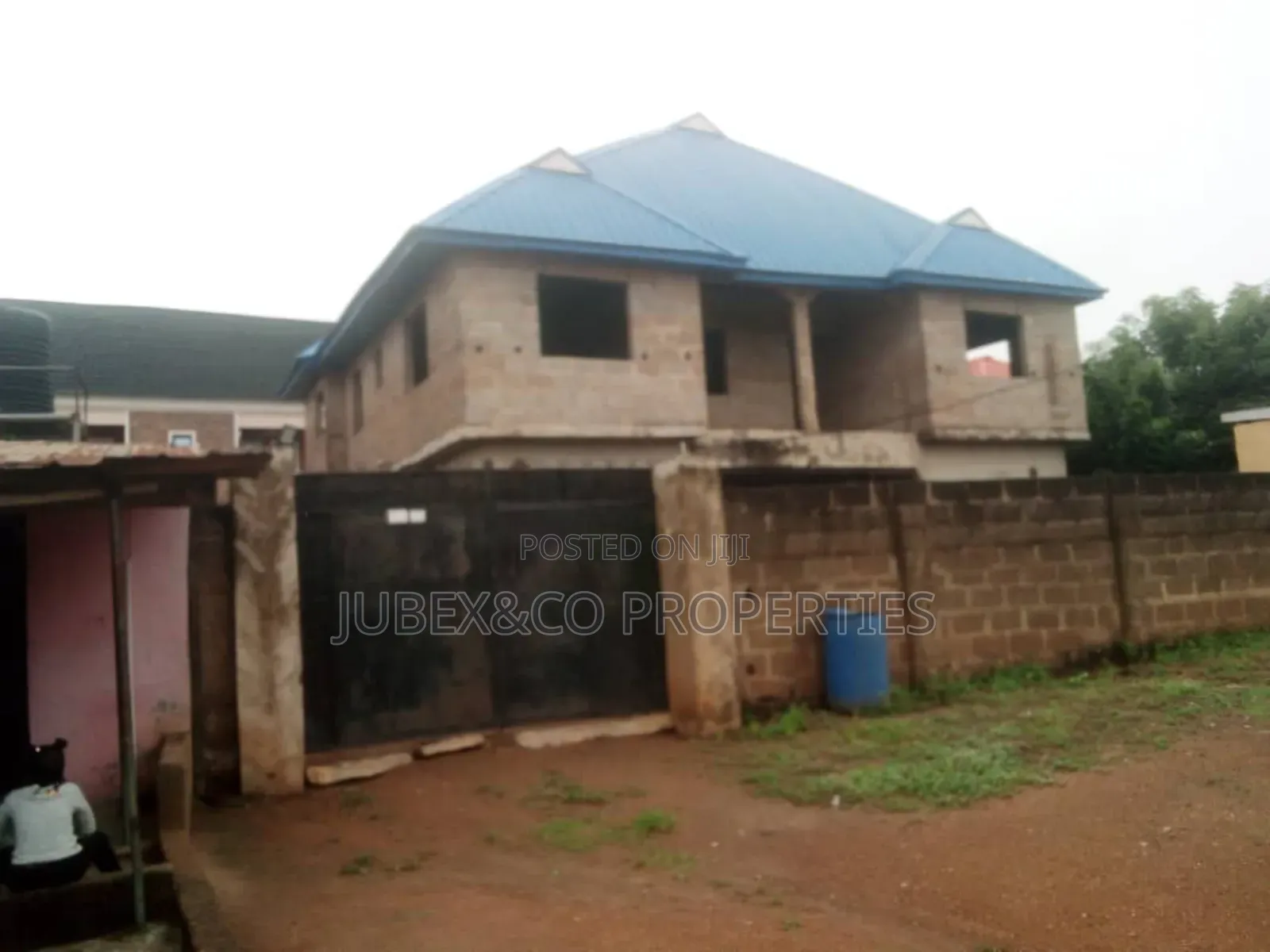 3bdrm Block of Flats in Omikunle Estate for sale