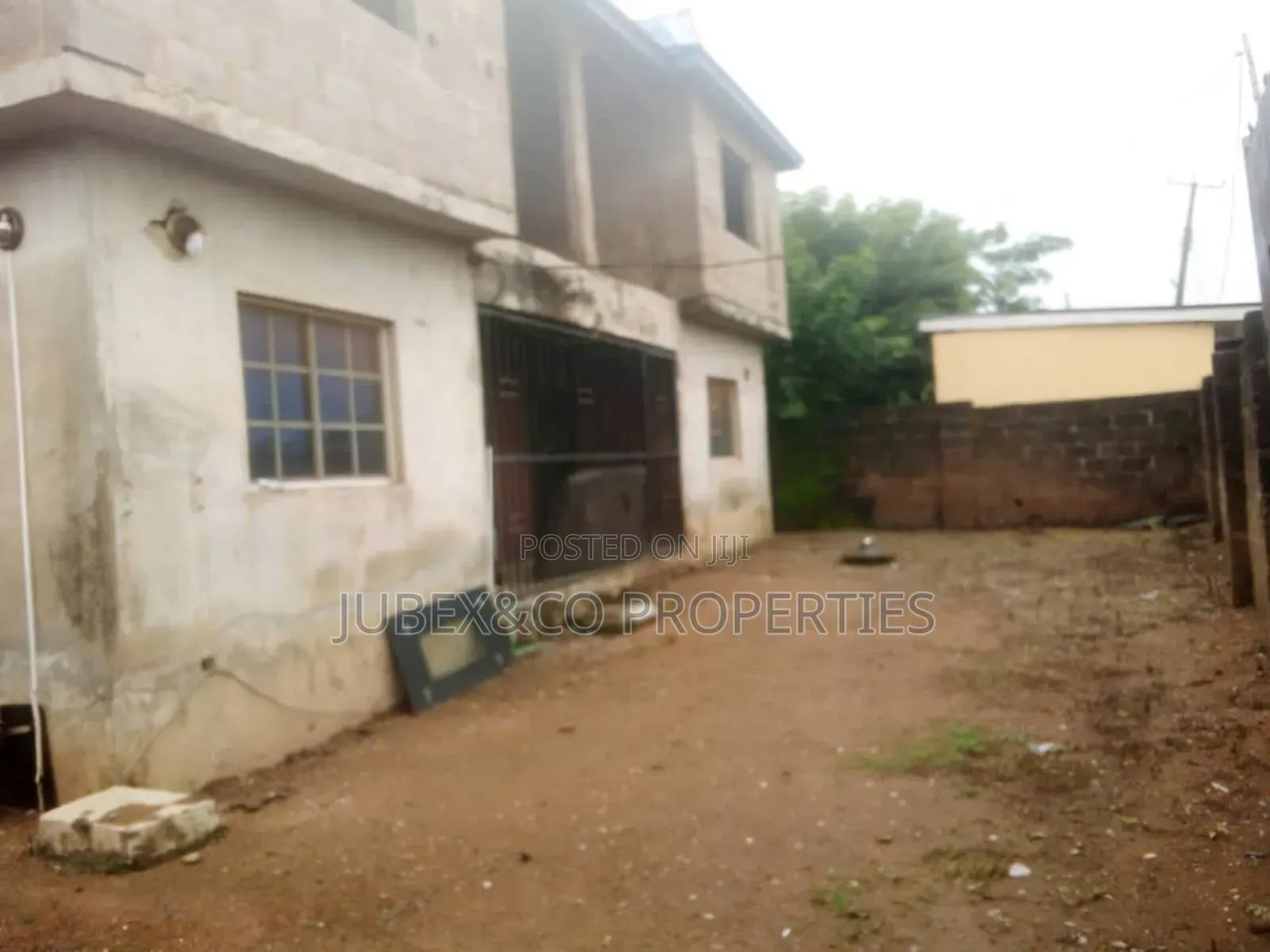 3bdrm Block of Flats in Omikunle Estate for sale