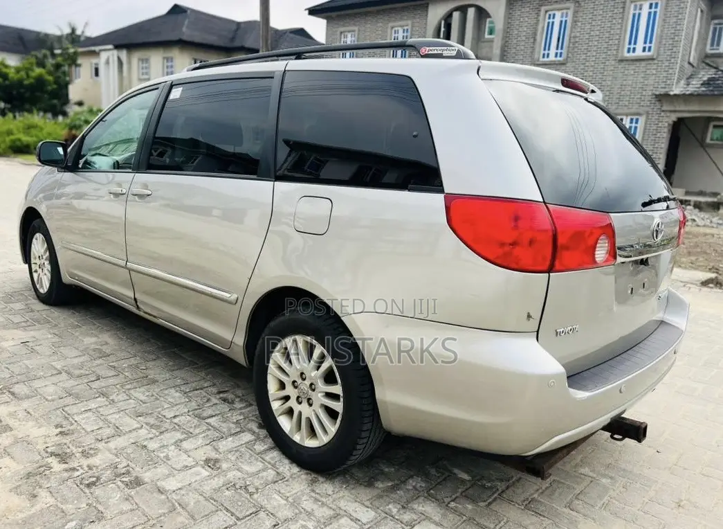 Toyota Sienna XLE Limited AWD 2009 Gray