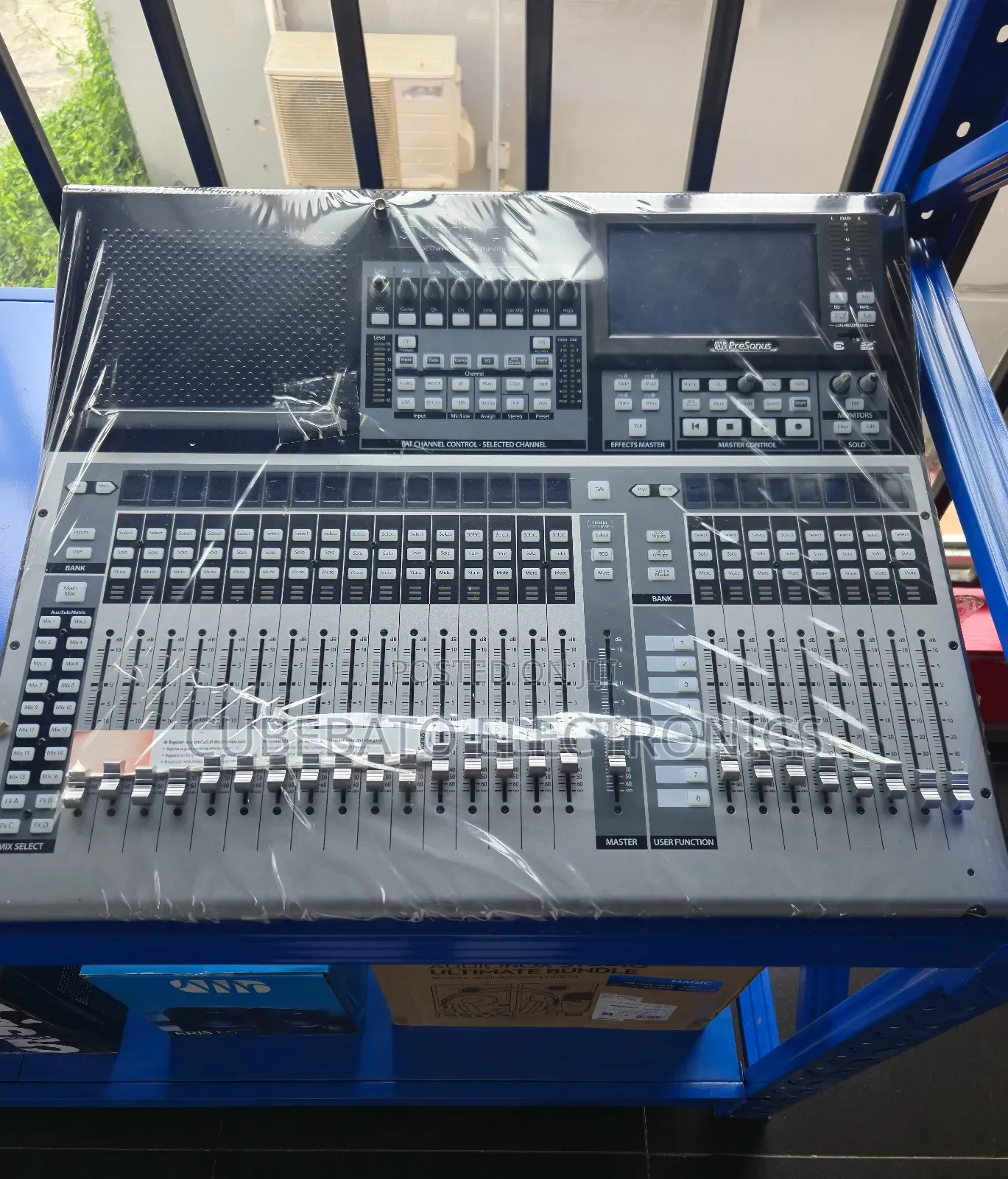 Presnous Studio Live 32x