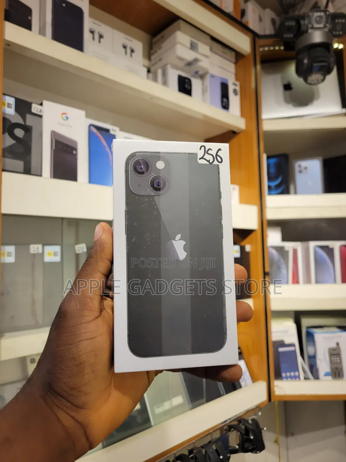 New Apple iPhone 13 256 GB Green