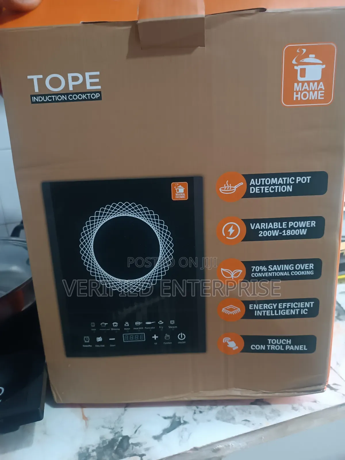 Induction Cooker With Pot .