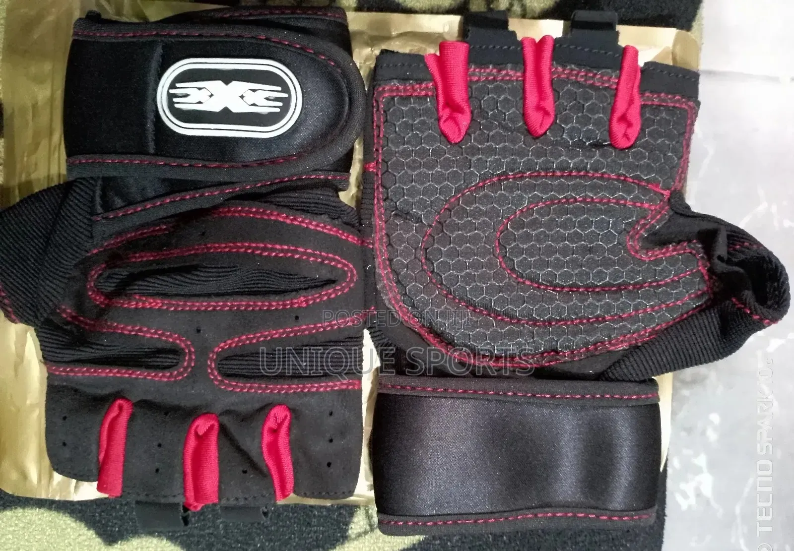 High Quality Half-Finger Gym Gloves With Wrist Support