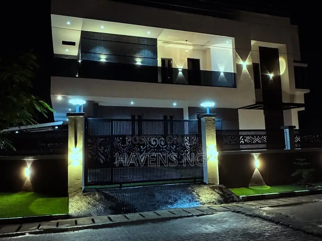 5bdrm Duplex in Sanga for sale