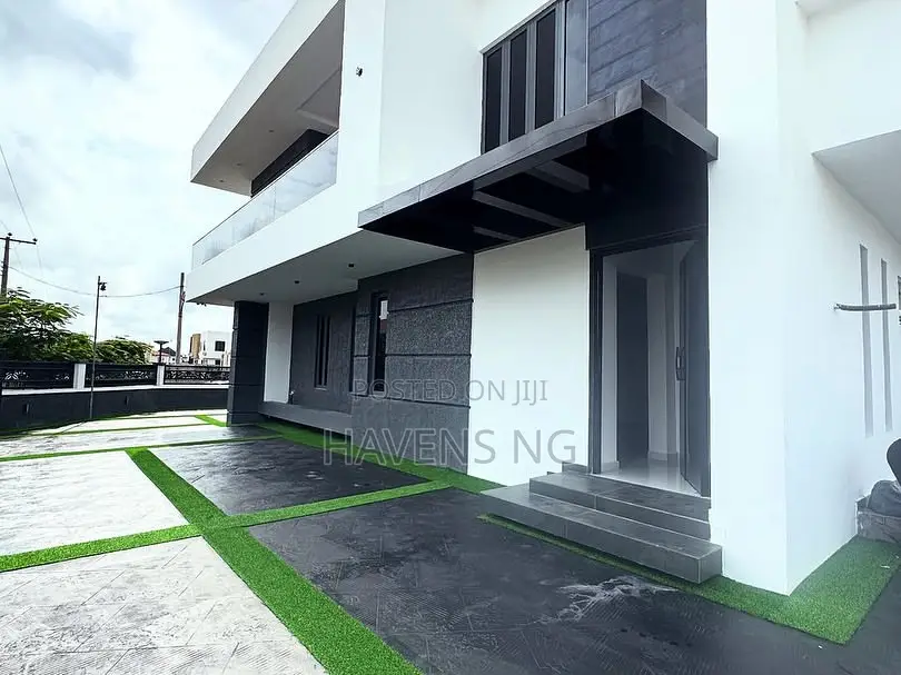 5bdrm Duplex in Sanga for sale