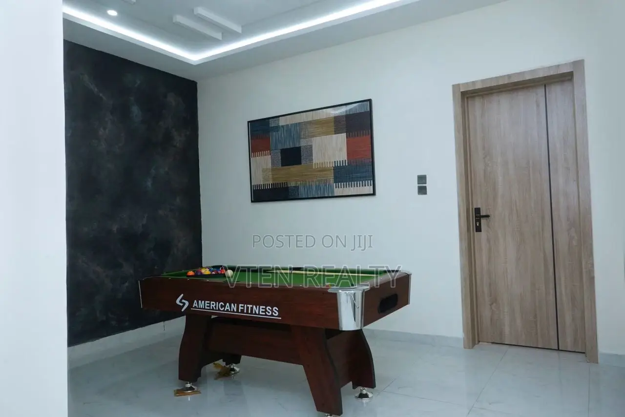 Luxurious 3bedroom Terrace With Gym and Snooker