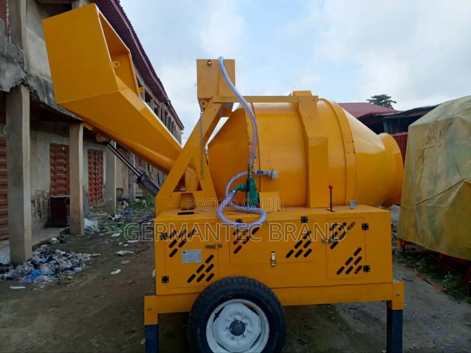 Self Load Concrete Mixer