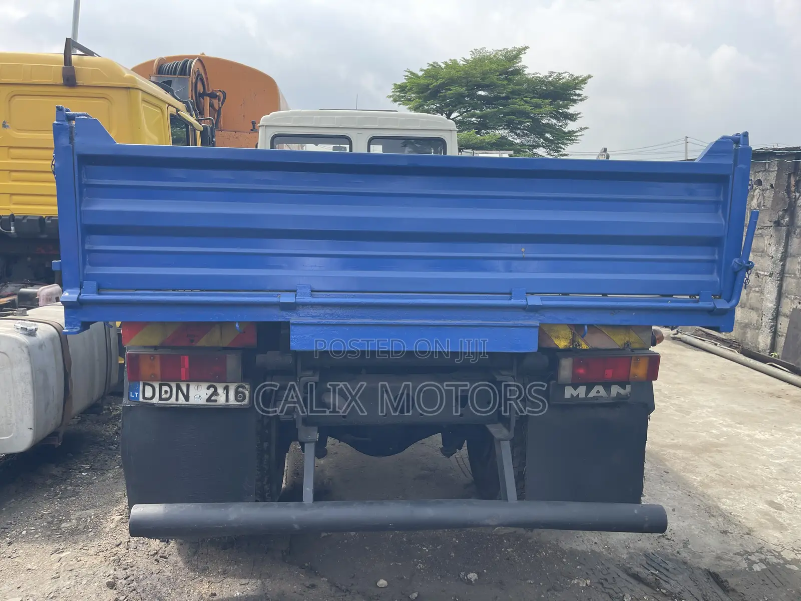 Foreign Used Man-Diesel(Man Volts) With Foreign Buckets.