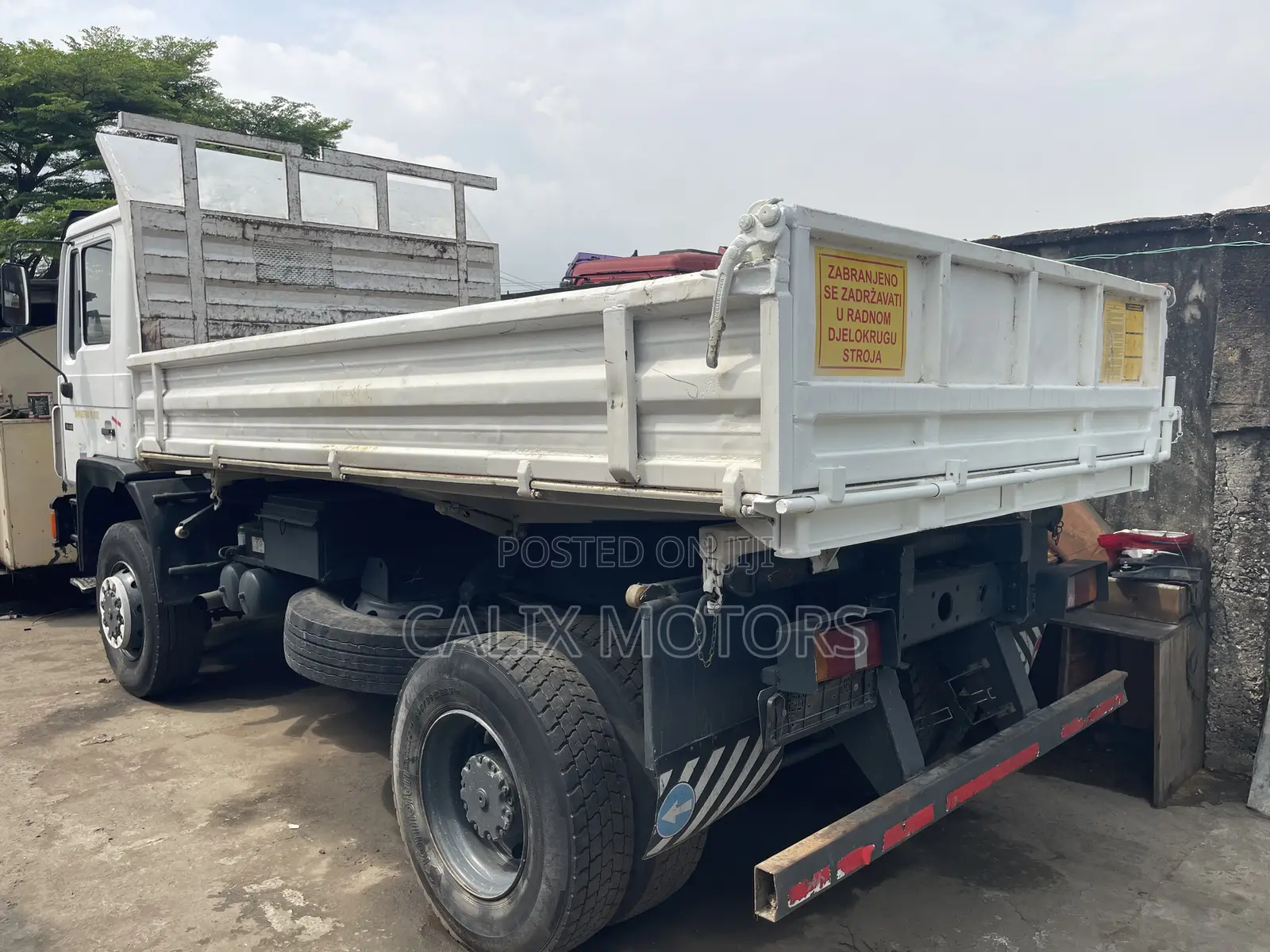 Foreign Used Man-Diesel(Man Volts) 6 Tyres Dump Truck.