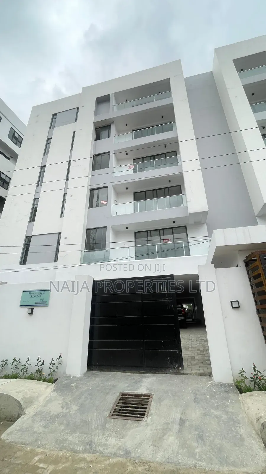 2bdrm Penthouse in Lekki Phase 1 for sale