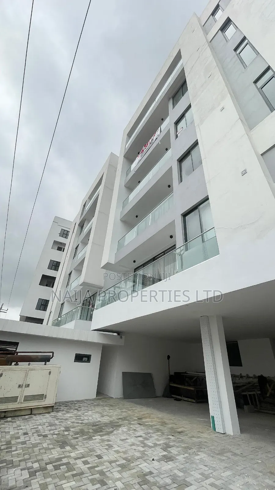 2bdrm Penthouse in Lekki Phase 1 for sale