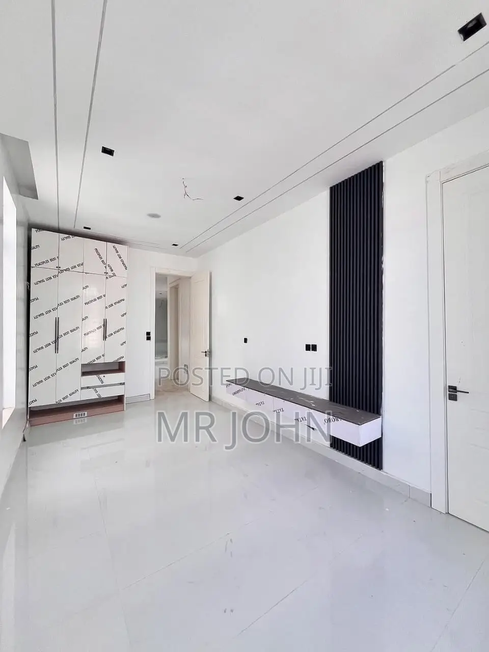 5bdrm Mansion in Alima Pr, Lekki Phase 1 for sale
