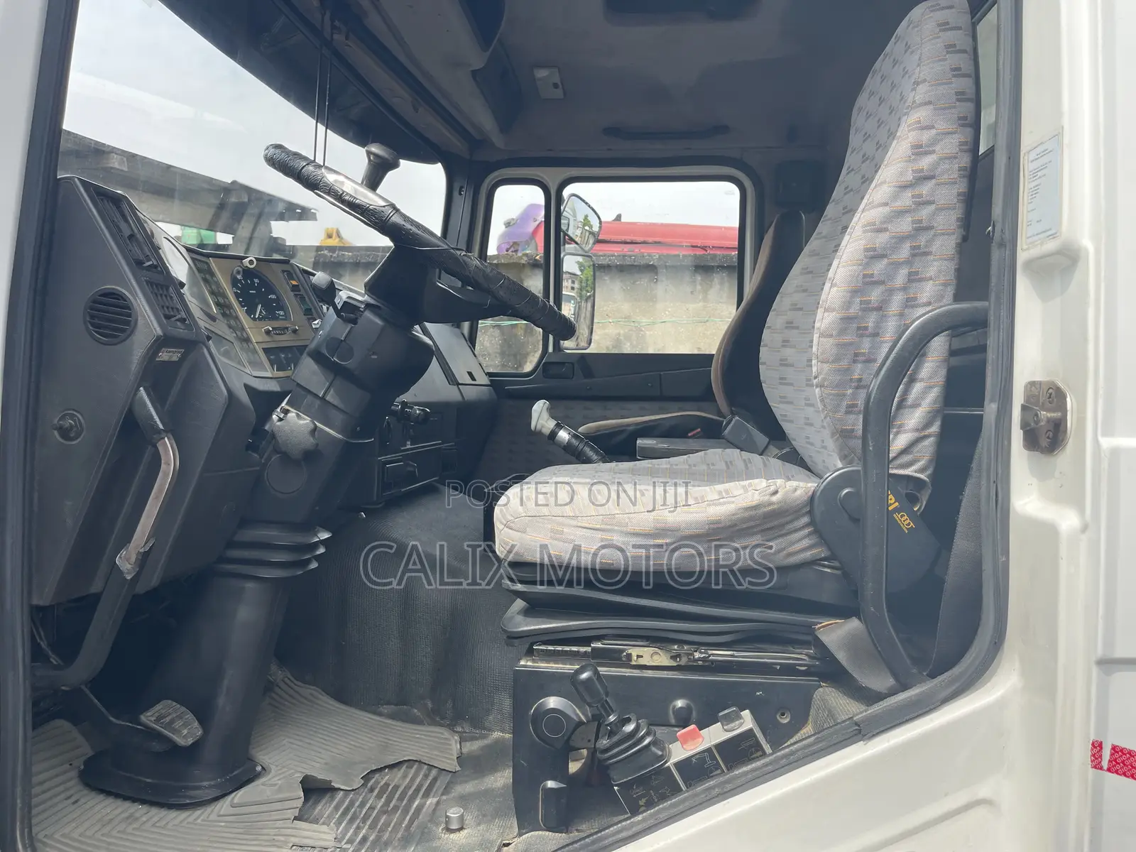 Foreign Used Man-Diesel(Man Volts) 6 Tyres Dump Truck.