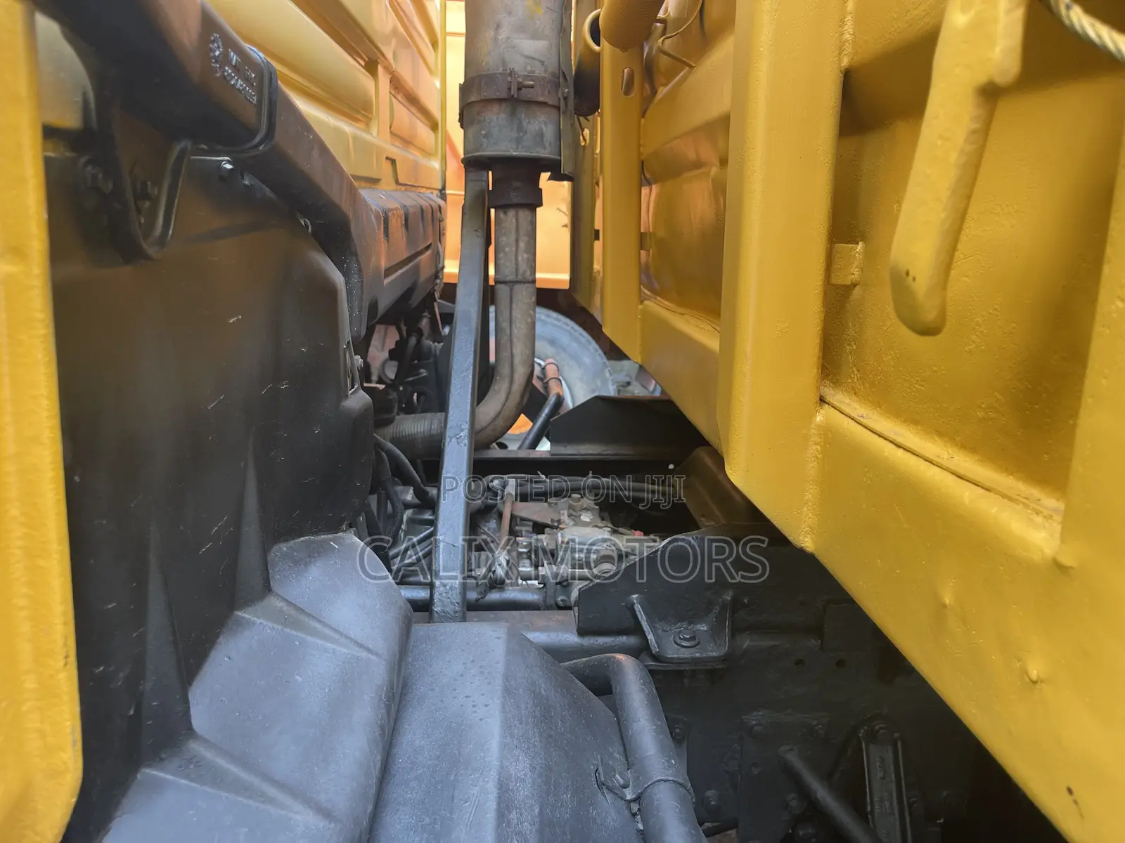 Foreign Used Man-Diesel(Volts) Dump Truck 6 Tyres.