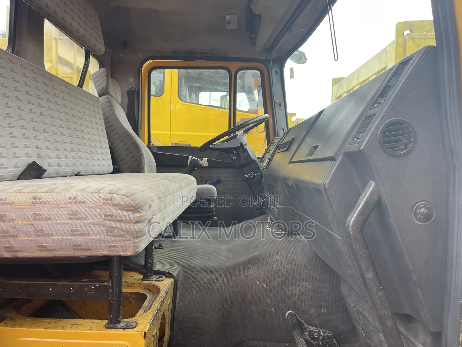 Foreign Used Man-Diesel(Volts) Dump Truck 6 Tyres.