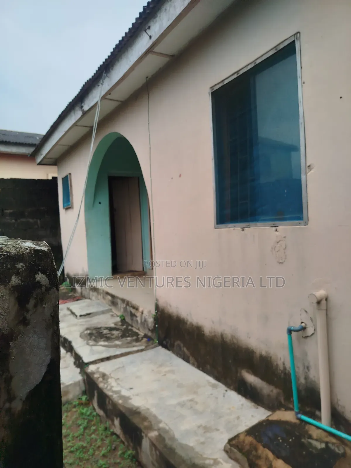 2bdrm Bungalow in Akesan, Igando / Ikotun/Igando for sale
