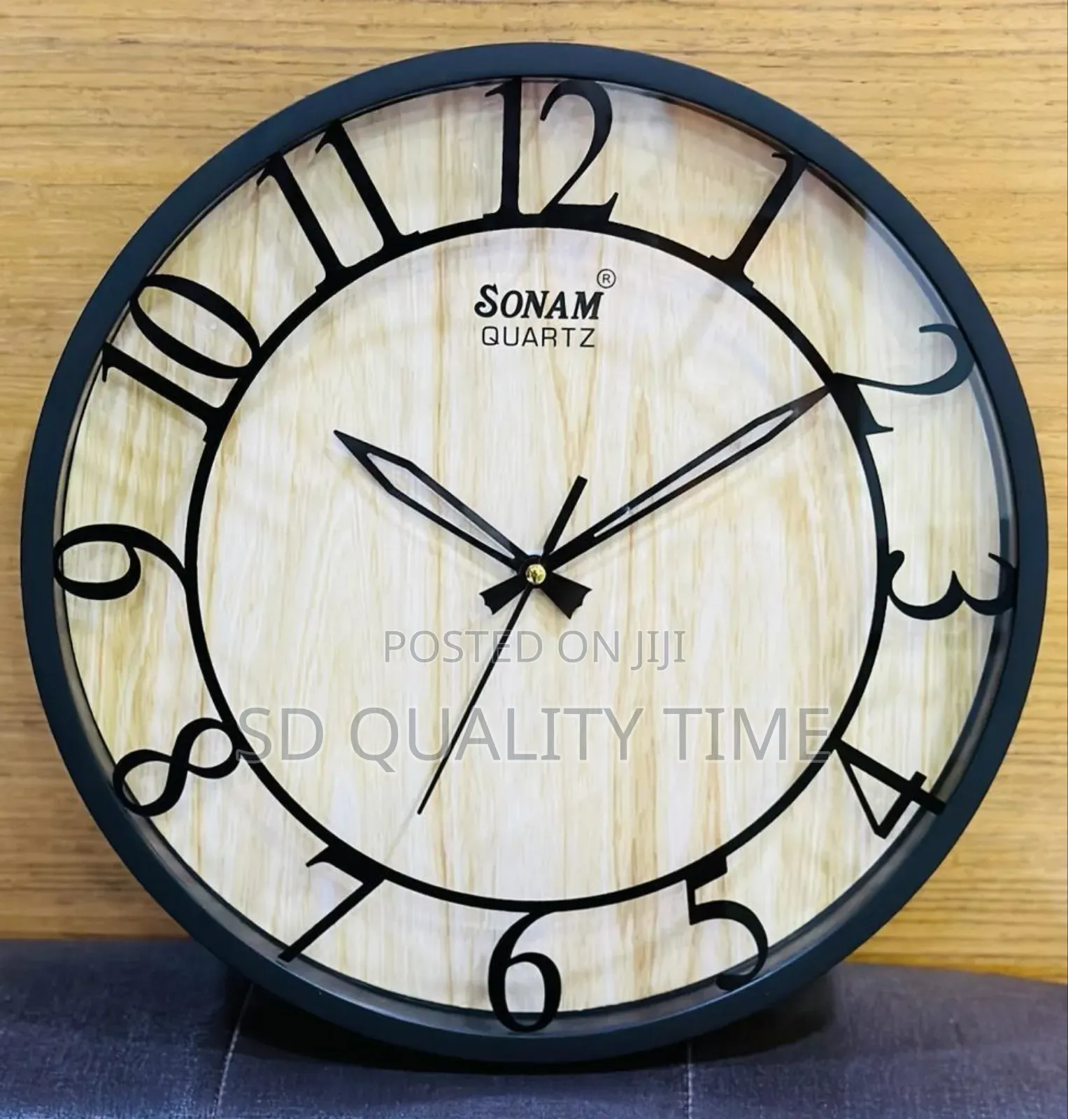 Sonam Plain Analog Wall Clock